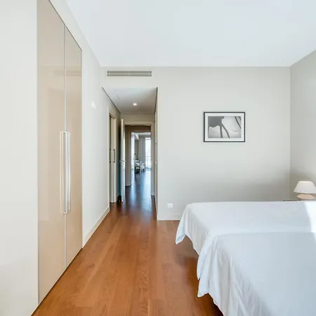 107 - Two Bedroom Апартаменты *