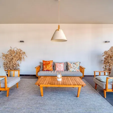 107 - Two Bedroom Appartamento *